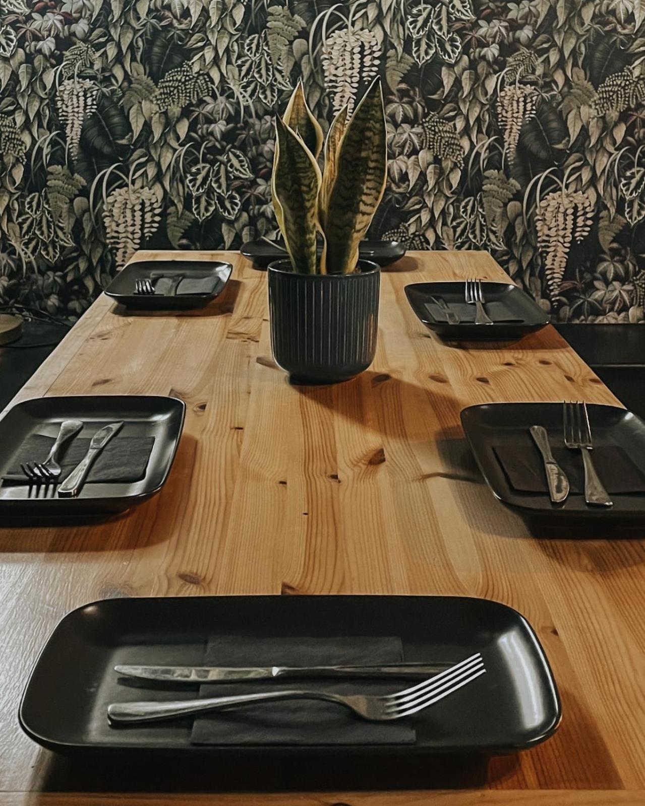 קליפדן The Ivy Rooms מראה חיצוני תמונה